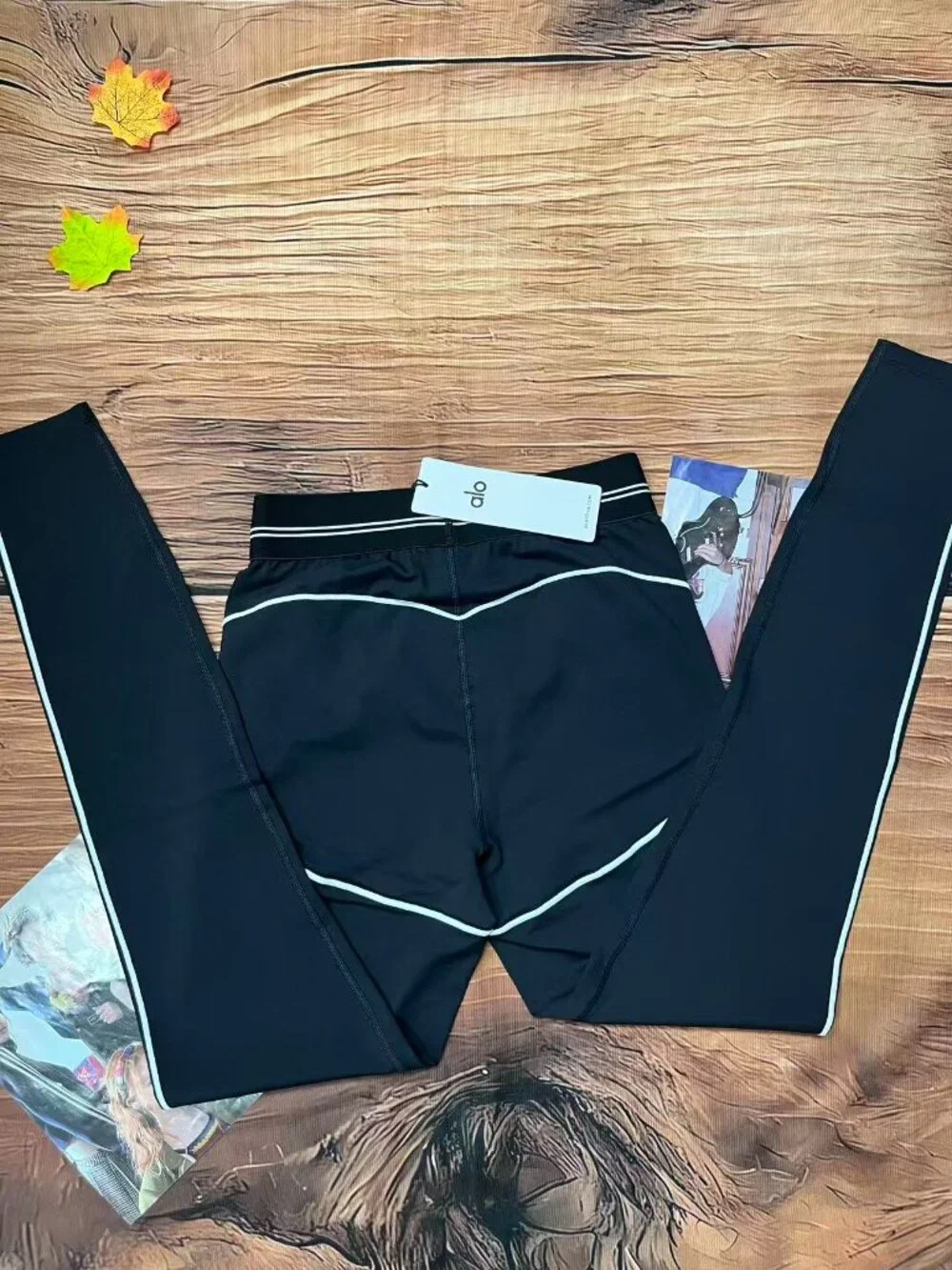 Brand new🖤Alo Yoga Airbrush High-Waist Heart Throb Legging Black/White🎪